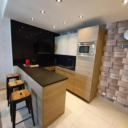 Les Impressionnistes Apartment